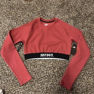 Nike Crop Workout Long Sleeve